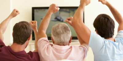 seniors-watching-tv